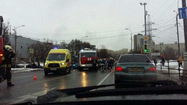 Два автомобиля столкнулись на проспекте Генерала Алексеева
