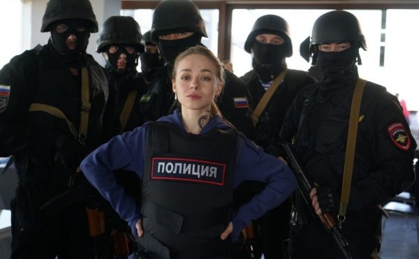 Женская реинкарнация полицейского с Рублевки: интервью с актрисой Риной Гришиной