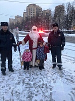Госавтоинспекторы Зеленограда присоединились к акции «Полицейский Дед Мороз»
