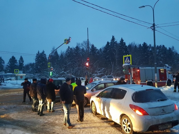 Подросток пострадал в массовой аварии на Московском проспекте