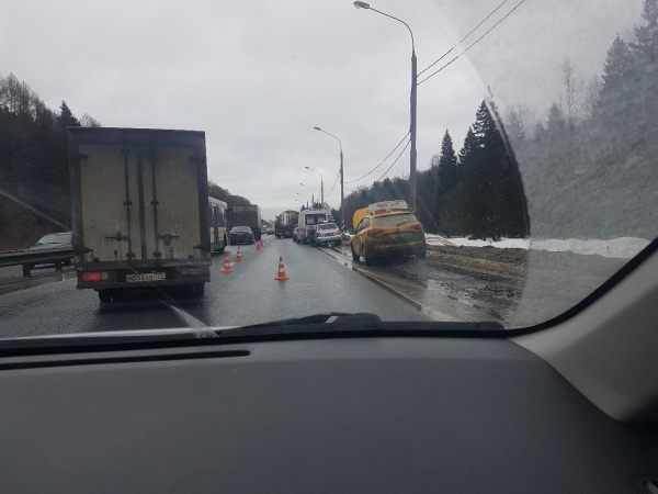 Фура сбила насмерть пешехода на Ленинградке возле Зеленограда