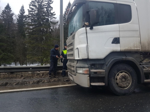 Фура сбила насмерть пешехода на Ленинградке возле Зеленограда