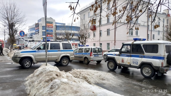 Учащихся школы в 11 микрорайоне эвакуировали из-за угрозы взрыва
