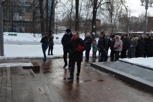 У памятников Зеленограда возложили цветы к Дню защитника Отечества