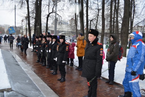 У памятников Зеленограда возложили цветы к Дню защитника Отечества
