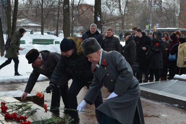 У памятников Зеленограда возложили цветы к Дню защитника Отечества