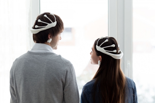 Кепка-нейрогарнитура «NeuroPlay-4C»: Управление силой мысли