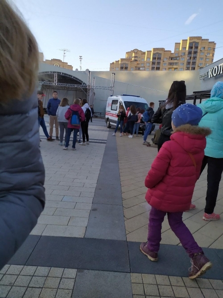 Подросток ударил ножом мужчину на площади Юности