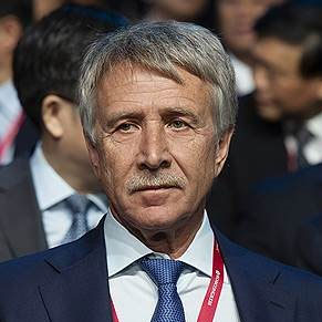«Звезда» выходит на лед