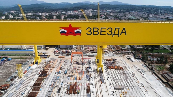 «Звезда» выходит на лед