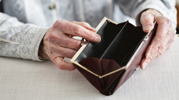 У пожилой жительницы Зеленограда знакомый украл 400 тысяч рублей