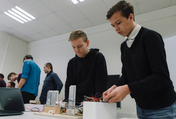 В детском технопарке «Смарт-парк» прошли «Инженерные каникулы»