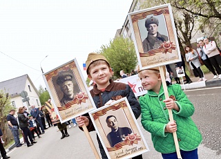25 тысяч наследников Победы прошли «Бессмертным полком» по улицам Солнечногорья