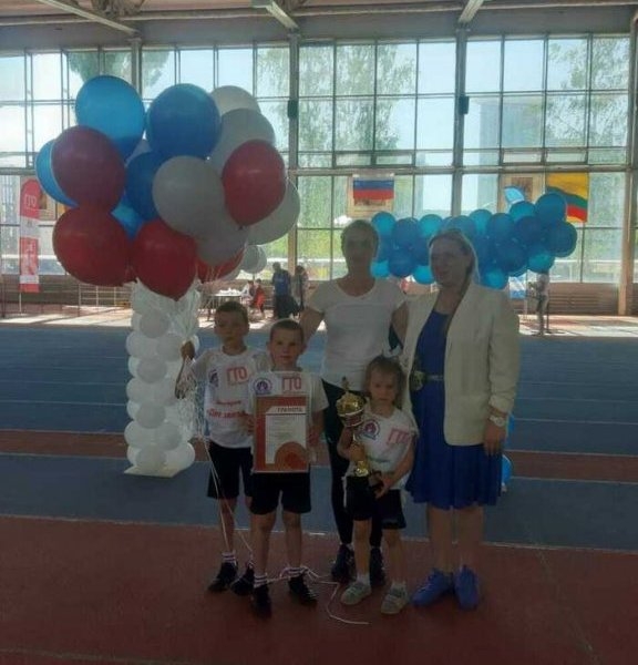 Спортивный клуб «Поколение спорта» принял участие в Московском весеннем фестивале «Всей семьей на ГТО»