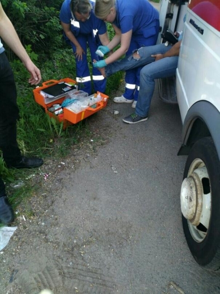Сбитый автомобилем мотоциклист в Брехово получил травму ноги