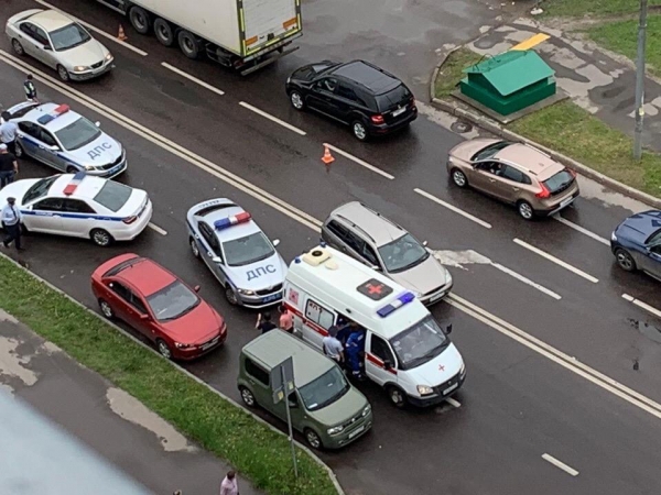 Автомобиль сбил подростка на велосипеде в новой части Зеленограда