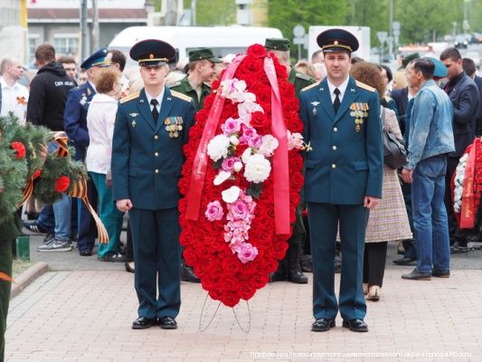 Накануне Дня Победы в Зеленограде возложили цветы к мемориалам воинской славы