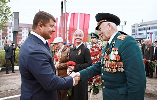 Празднование Дня Победы в Солнечногорске началось с торжественного возложения цветов к памятникам Воинской Славы