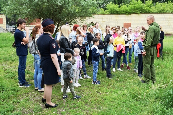 Сотрудники Зеленоградской полиции провели экскурсию для детей в ЦКС