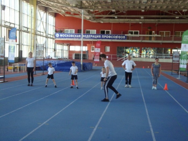 Спортивный клуб «Поколение спорта» принял участие в Московском весеннем фестивале «Всей семьей на ГТО»
