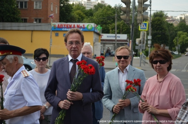 Зеленоградцы возложили цветы к мемориальным комплексам округа