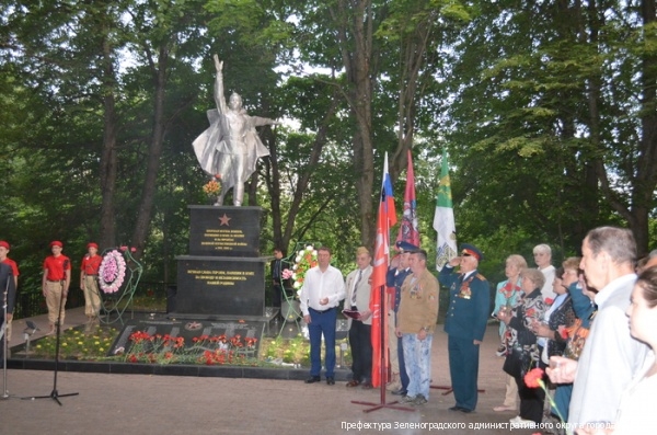 У братского захоронения в деревне Каменка состоялась акция «Горсть памяти»