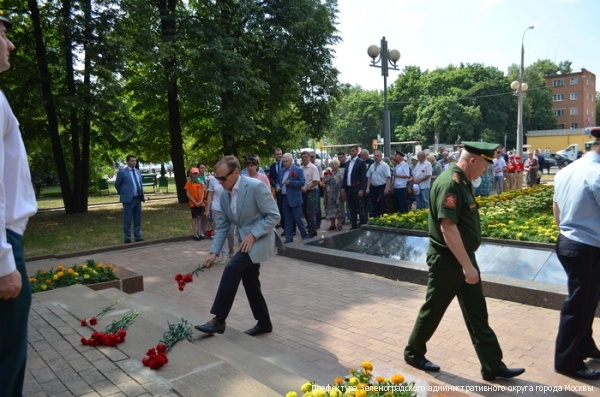 Зеленоградцы возложили цветы к мемориальным комплексам округа