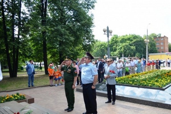 Начальник УВД Зеленограда принял участие в возложении цветов к мемориальным комплексам округа 