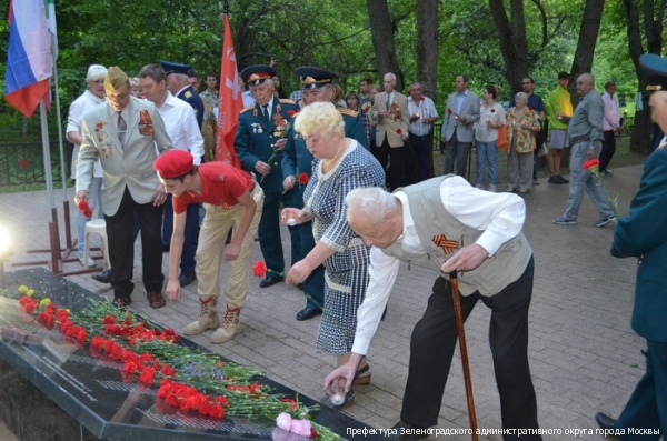 У братского захоронения в деревне Каменка состоялась акция «Горсть памяти»