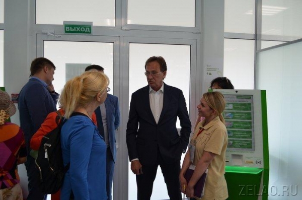 Префект Зеленограда посетил павильон «Здоровая Москва»