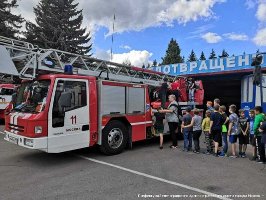 Юные регбисты посетили зеленоградскую пожарную часть