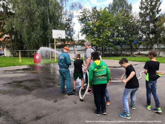 Юные регбисты посетили зеленоградскую пожарную часть