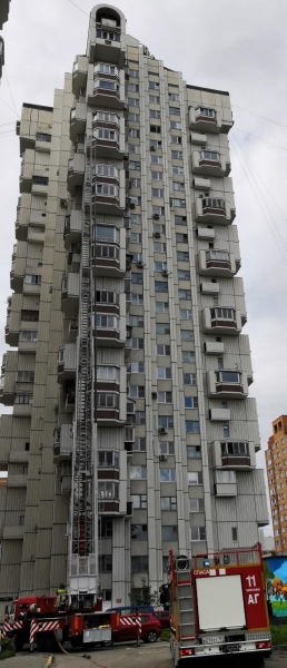 Учебный пожар «потушили» в высотке 18 микрорайона