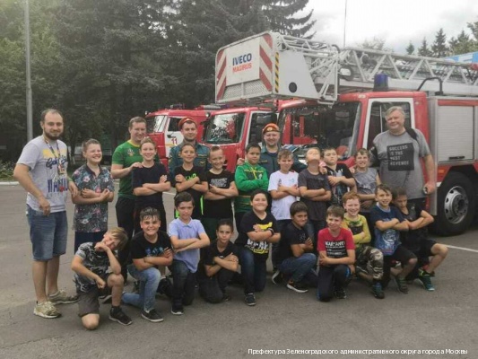Юные регбисты посетили зеленоградскую пожарную часть