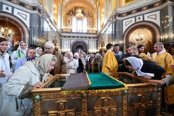 Открылась «горячая линия» для паломников к мощам святых Петра и Февронии