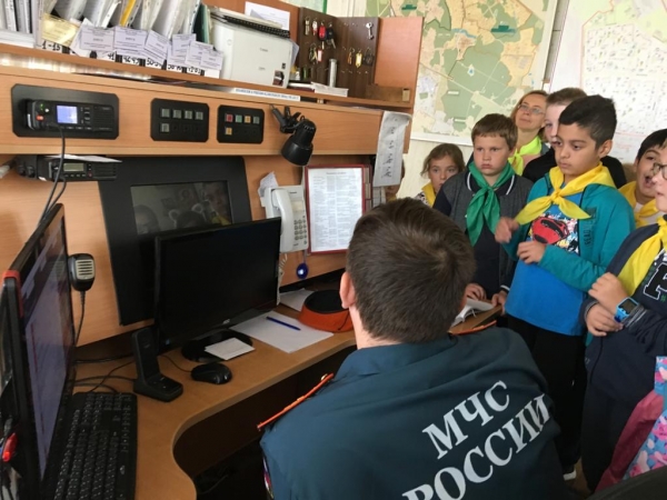 Юные зеленоградцы посетили пожарную часть