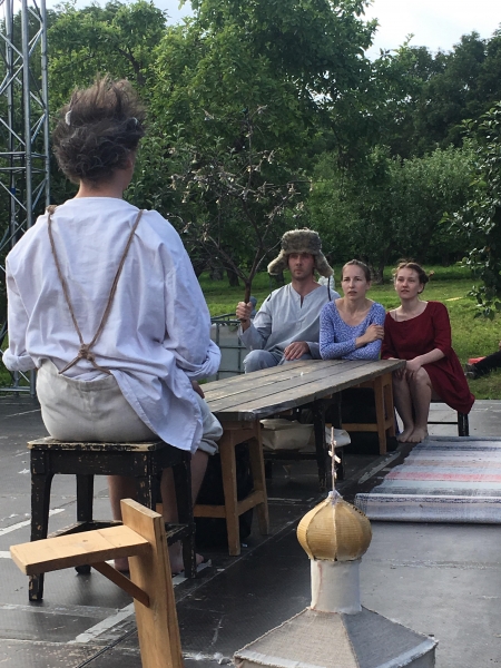 «Чем люди живы».