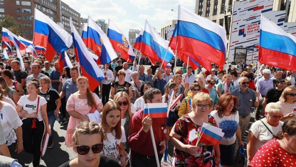 На праздничный митинг-концерт на Сахарова пришли более 110 тыс. человек