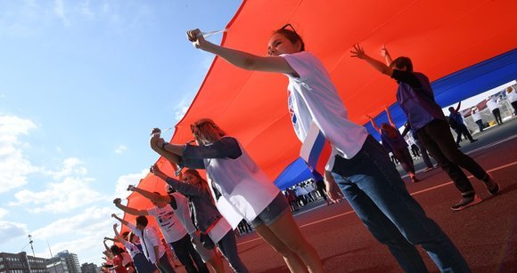 Митинг-концерт на Сахарова собрал более 100 тыс. гостей