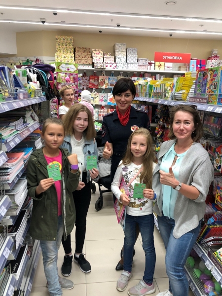 Зеленоградские инспекторы ГИБДД провели профилактическую акцию «Засветись, Стань заметней на дороге!»