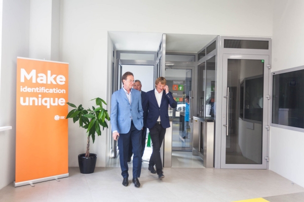 Префект Анатолий Смирнов посетил новое производство компании ISBC