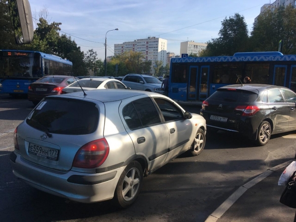 Серия ДТП заблокировала подъезды к городской больнице