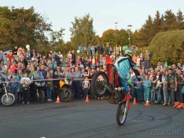 В День города в парке 40-летия Победы работала тематическая площадка байкеров