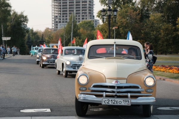 В Москве начался парад коммунальной техники