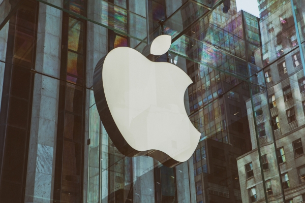 У компании из Зеленограда Apple купила бренд