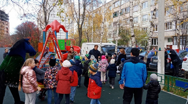Управа открыла несуществующую детскую площадку