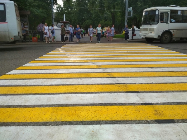 Возле площади Юности заработал новый пешеходный переход