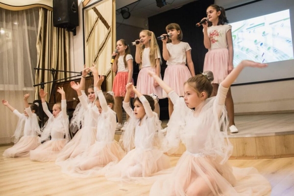 В КЦ «Доброволец» состоялся концерт «Мама – первое слово»