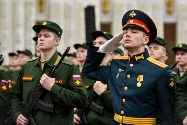 Около 500 военнослужащих Семеновского полка приняли присягу