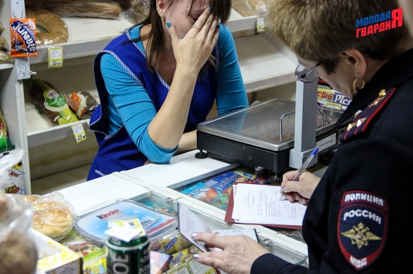 Полиция Зеленограда задержала подозреваемую в продаже алкогольной продукции несовершеннолетнему